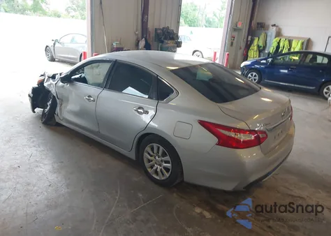 2017 Nissan Altima 2.5 S z USA, uszkodzony, nr VIN 1N4AL3AP0HN350239